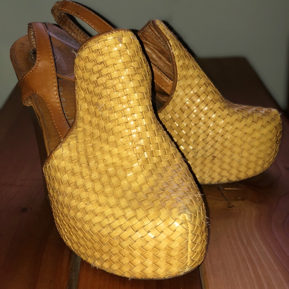 Jeffrey Campbell Darian
